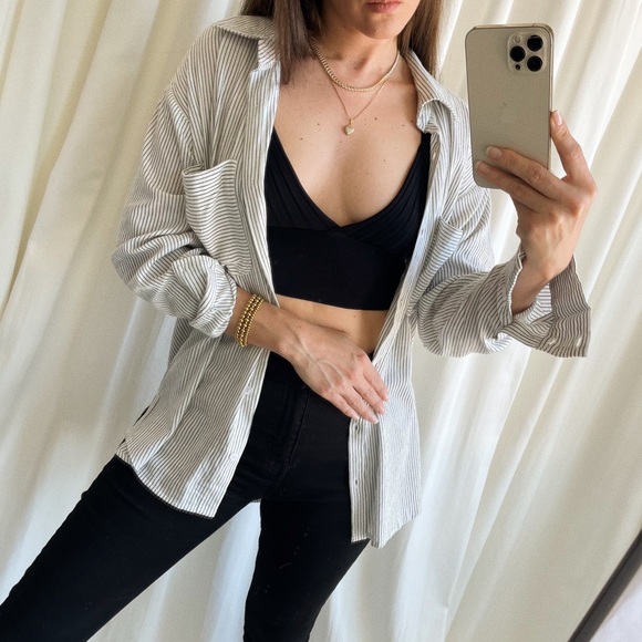 THE BLACK BRA - Picture 6 of 8